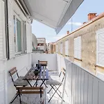 Nevera By Belmont Realty Apartment