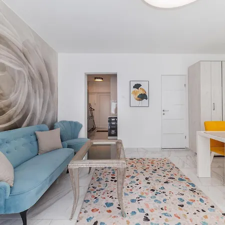 Nevera By Belmont Realty * Zára