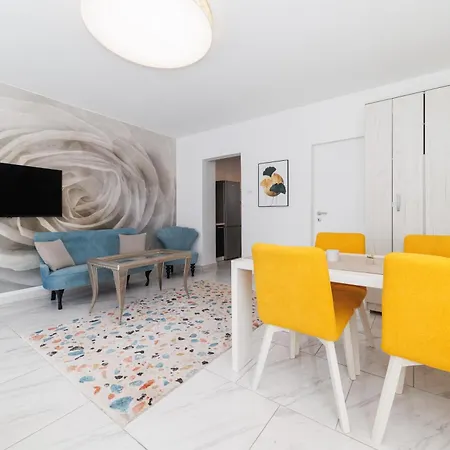 Nevera By Belmont Realty * Zára